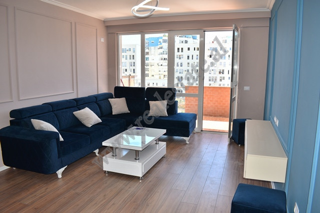 Apartament 2+1 per qira ne rrugen Eshref Frasheri ne Tirane.

Ndodhet ne katin e 4 te nje pallati 